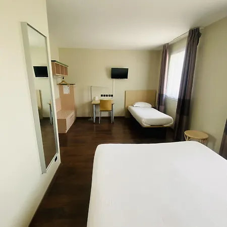 Hotel Aubagne 2*